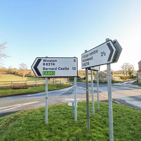 بيت للعطل The Stable, Sedbury Park Farm