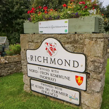 بيت للعطل The Stable, Sedbury Park Farm